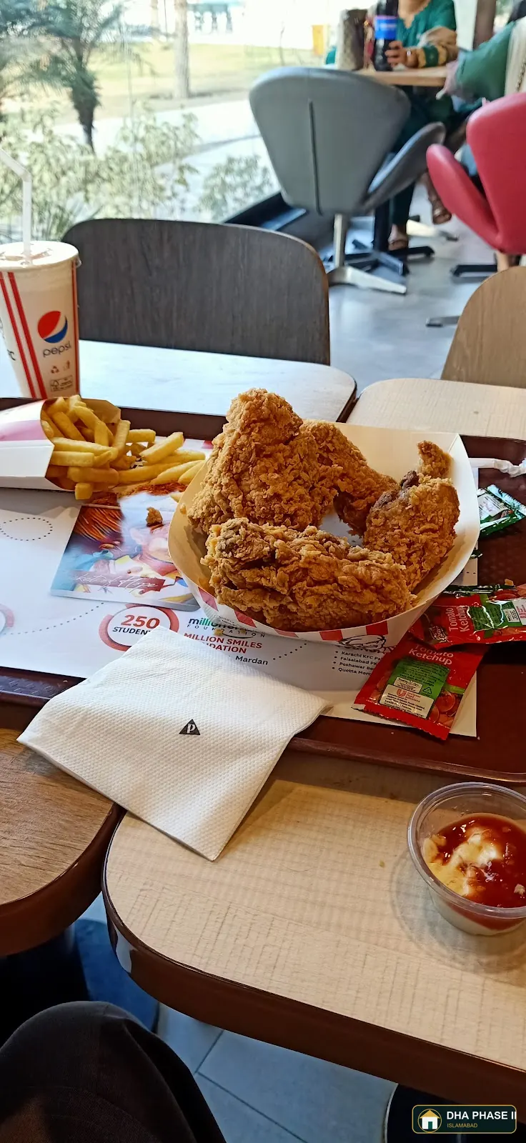 KFC Sector E, DHA Phase 2 Islamabad customer review photo 1 by Adnan Jelani