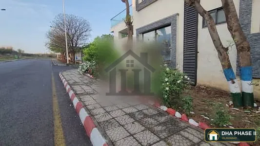 1 Kanal (500 yards) 50x90 Level and Solid plot near to Park, Masjid, School, Markets and Malls. Dem 4.40 Cr image 1