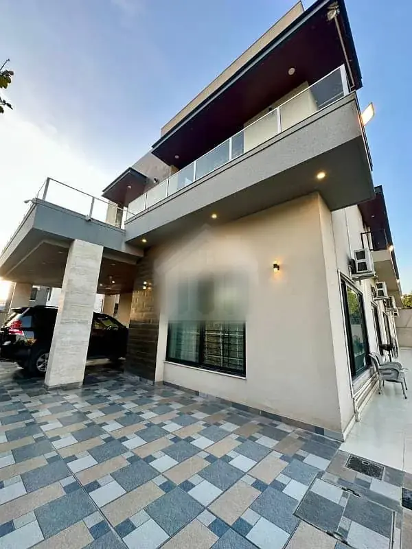 Most Lucrative Luxury Sake near Central Park Jackranda Ckub and Giga Mall 2 Kanal House for Sale in DHA Phase 2 Islamabad