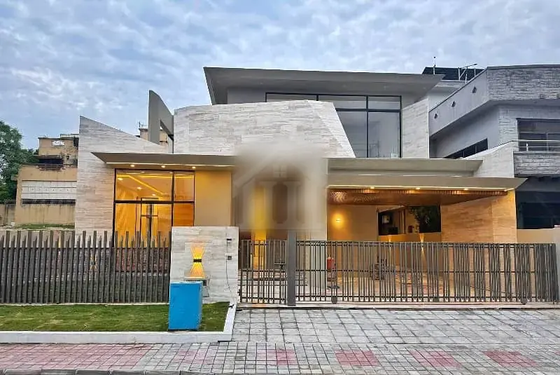 Ultra Luxurious Designer Well-Maintained 1 Kanal House for Sale in DHA Phase 2 Islamabad