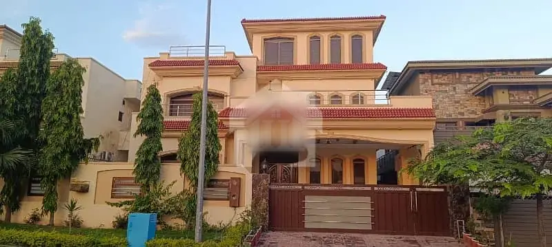 Used Owner Biult 1 Kanal House for Sale in DHA Phase 2 Islamabad